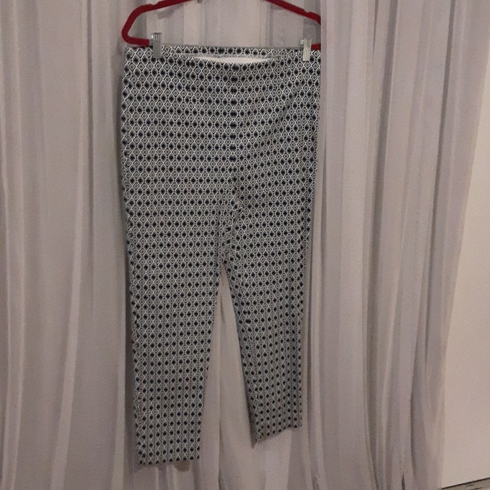 So slimming ankle slack by Chicos
